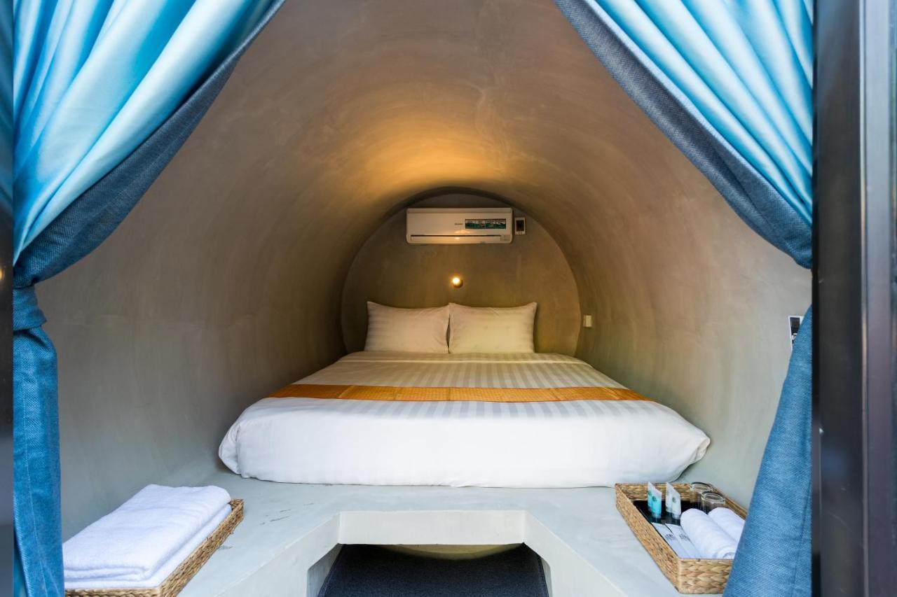 White Rabbit Hostel Сіємреап Екстер'єр фото
