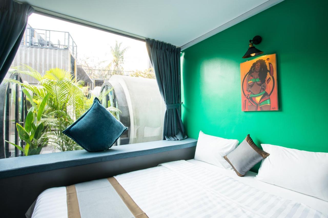 White Rabbit Hostel Сіємреап Екстер'єр фото